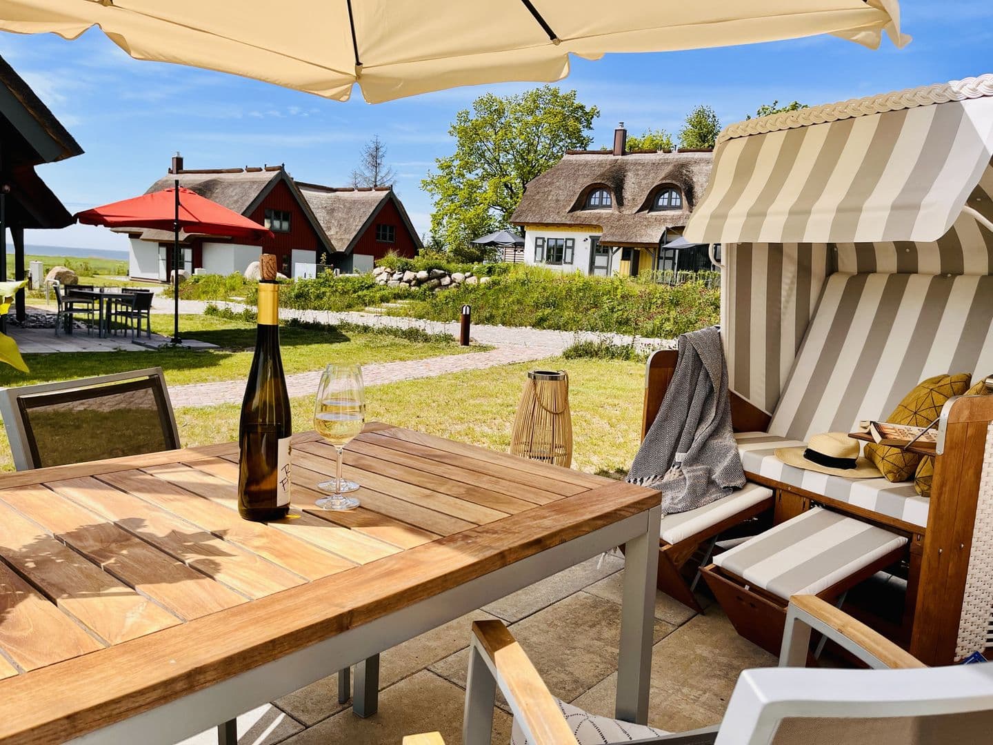 Ferienhaus Auszeit 14 Feriendorf Klein Stresow Rügen in Klein Stresow – Terrasse