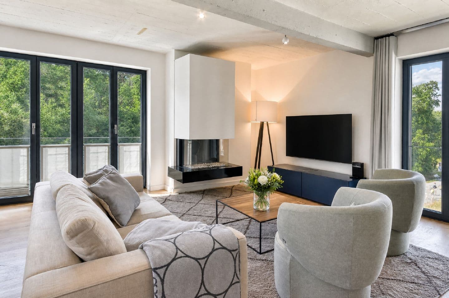 Ferienwohnung Sonnenloft 14 mit eigenem Kamin, Sauna, Strandkorb am Strand und Außenpool in der DÜNE7 Prora