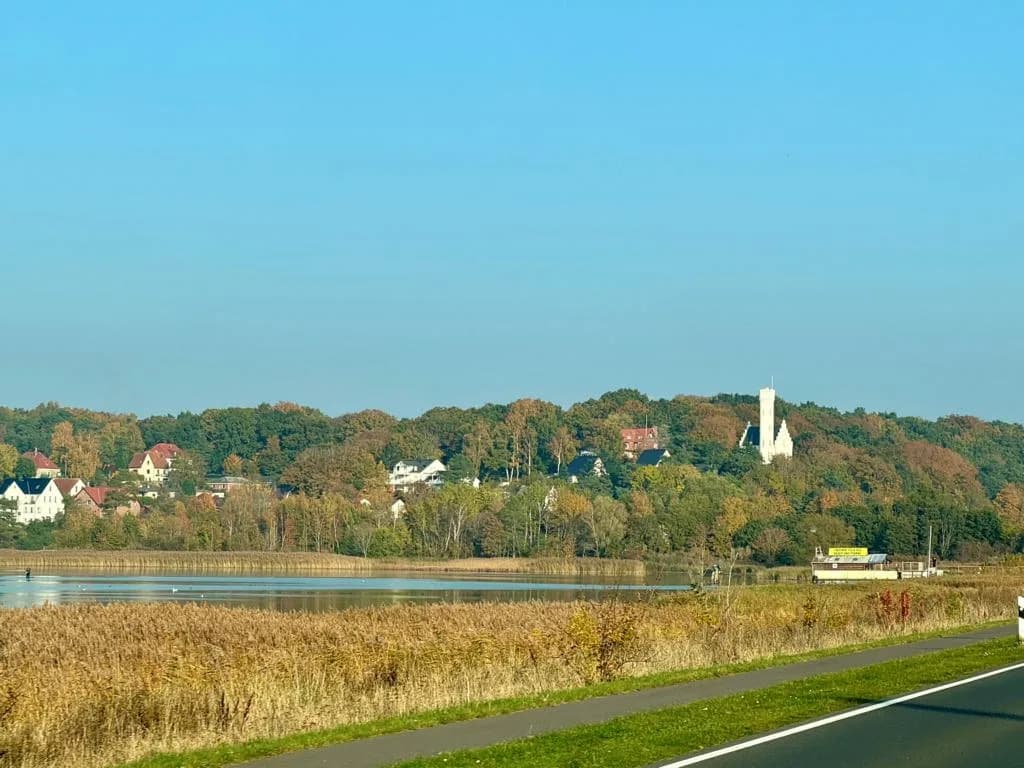 Schloss Spyker: Roter Glanz am Bodden